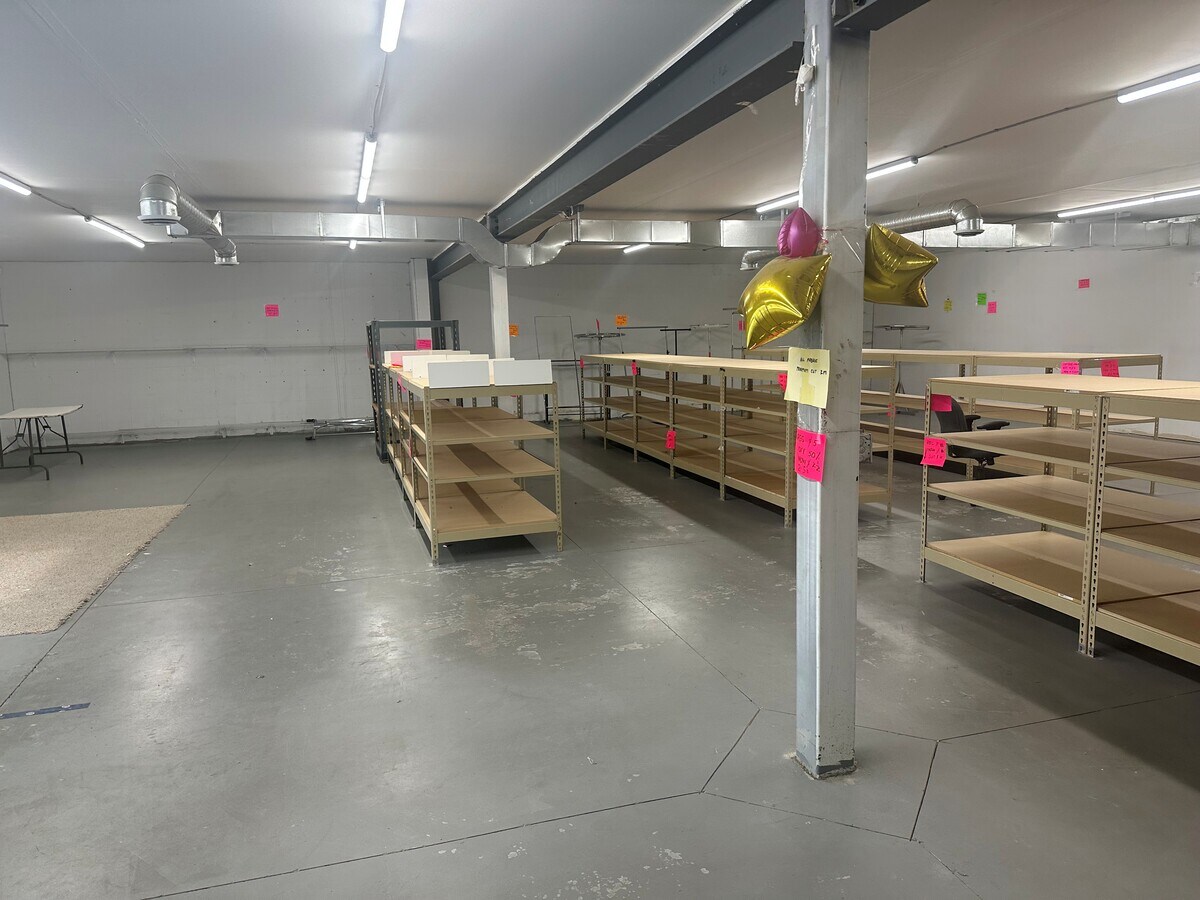 9129-9131 35th Ave NW, Edmonton, AB T6E 5Y1 - Lot 5 -  - Photo intérieure - Image 1 of 3