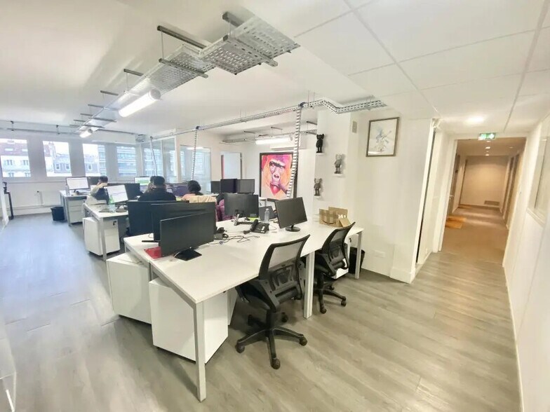 Bureau dans Neuilly-sur-Seine à louer - Photo de l’immeuble – Image 3 sur 7