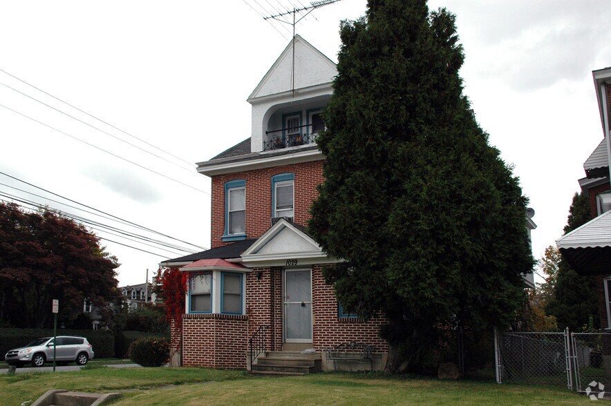1029 West Main St, Norristown, PA à vendre - Photo de l’immeuble – Image 3 sur 6