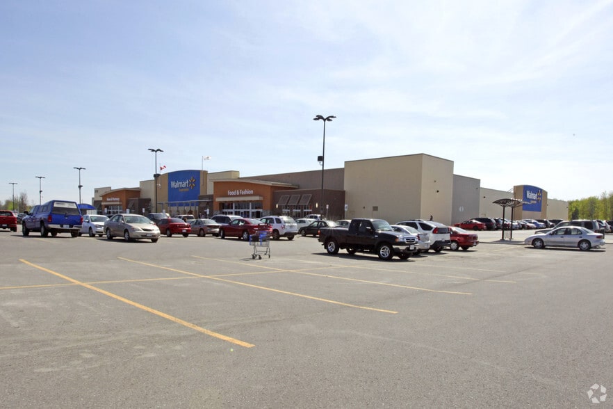 23620 Woodbine Ave, Keswick, ON à louer - Photo principale – Image 1 sur 3