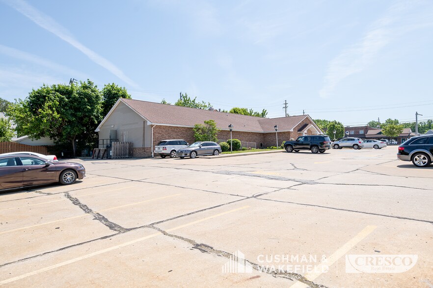 29303 Euclid Ave, Wickliffe, OH à vendre - Photo de l’immeuble – Image 3 sur 17