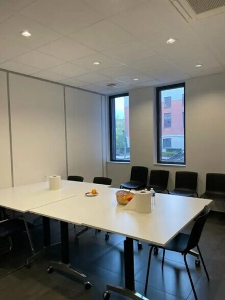 Bureau dans Reims à louer - Photo de l’immeuble – Image 2 sur 4