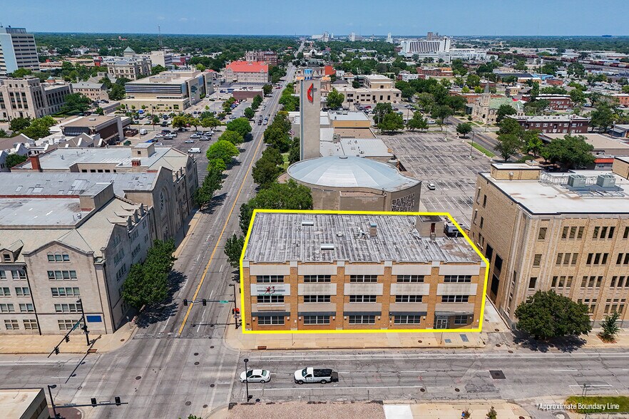 310 E 2nd St, Wichita, KS à vendre - Photo de l’immeuble – Image 2 sur 121