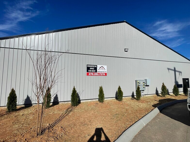 2575 Louisville Rd, Bowling Green, KY à louer - Photo de l’immeuble – Image 2 sur 8