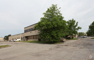 Plus de détails pour 32-54 Ashwarren Rd, Toronto, ON - Bureau, Industriel/Logistique à louer