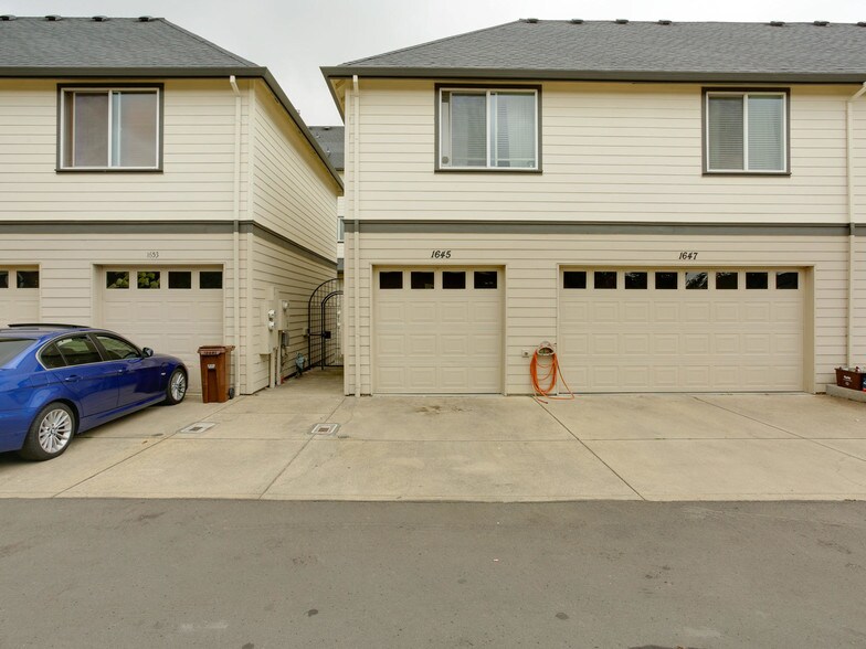 1647 NE Market Dr, Fairview, OR à vendre - Photo de l’immeuble – Image 3 sur 84