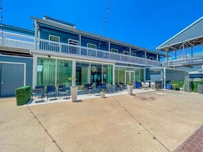 1200 W Retta Esplanade, Punta Gorda, FL à louer Photo de l’immeuble– Image 2 sur 5