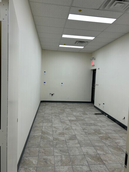 45-52 Francis Lewis Blvd, Bayside, NY à louer - Photo intérieure – Image 3 sur 5