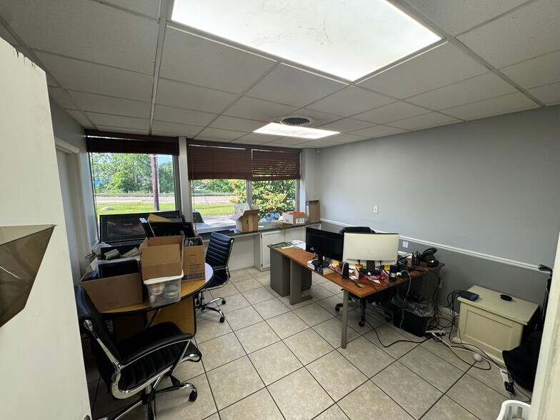 25801-25851 Solon Rd, Bedford Heights, OH à vendre - Photo de l’immeuble – Image 2 sur 12