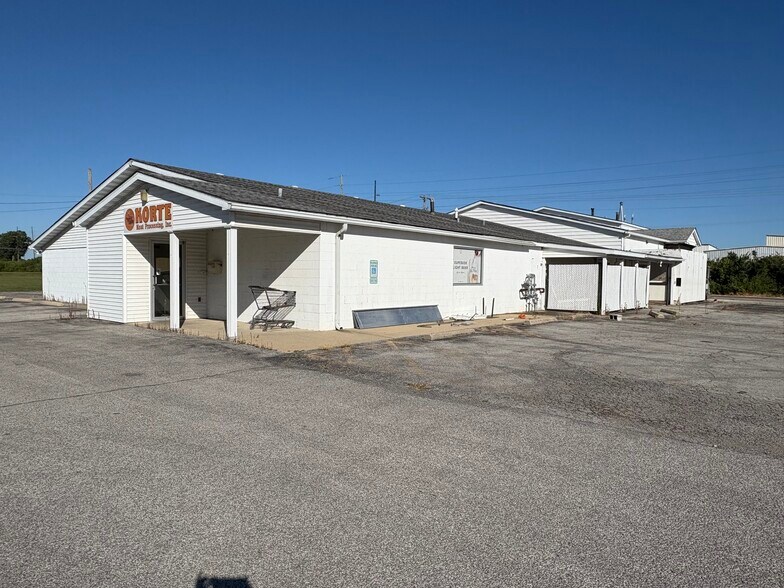 810 Deal St, Highland, IL à vendre - Photo de l’immeuble – Image 1 sur 24