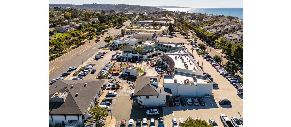 437 S Highway 101, Solana Beach, CA à louer - Photo de l’immeuble – Image 3 sur 8