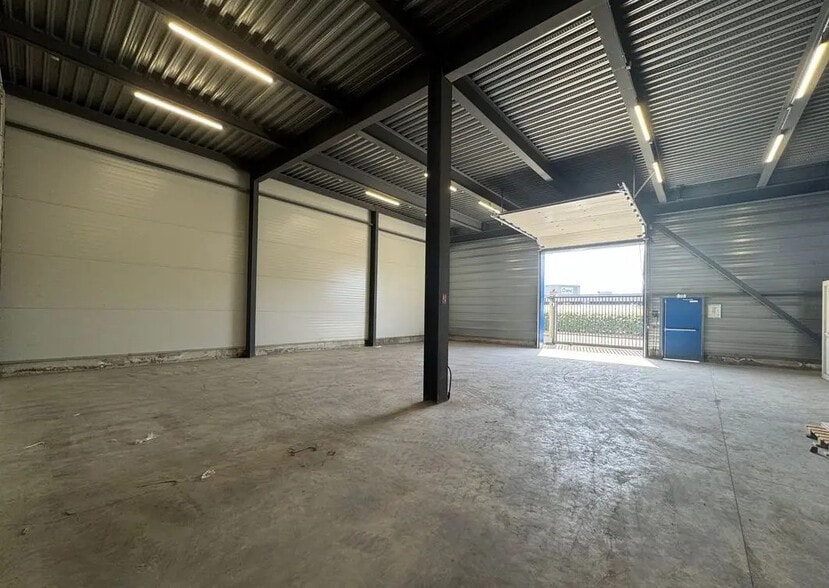 Industriel/Logistique dans Vitry-sur-Seine à louer - Photo de l’immeuble – Image 2 sur 3