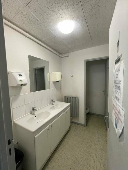 Bureau dans Sarcelles à louer - Photo intérieure – Image 3 sur 3