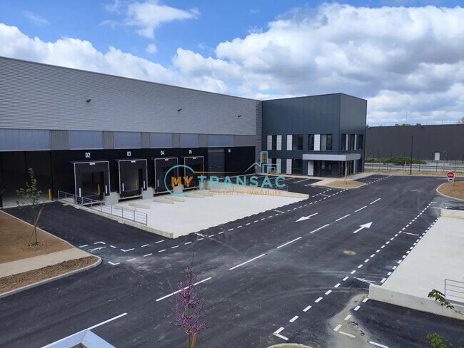 Plus de détails pour Local d'activités à louer