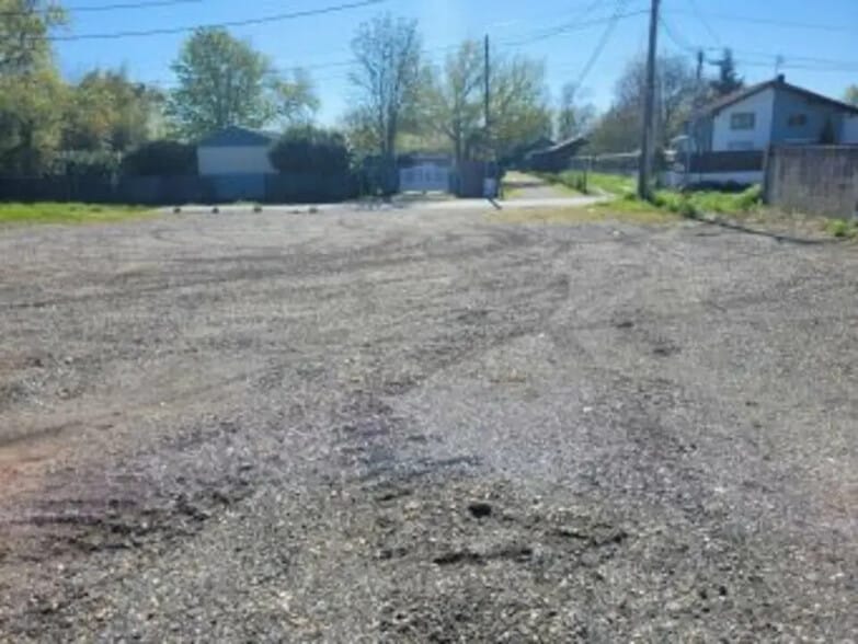 Industriel/Logistique dans Ambarès-et-Lagrave à vendre - Photo de la construction – Image 3 sur 4