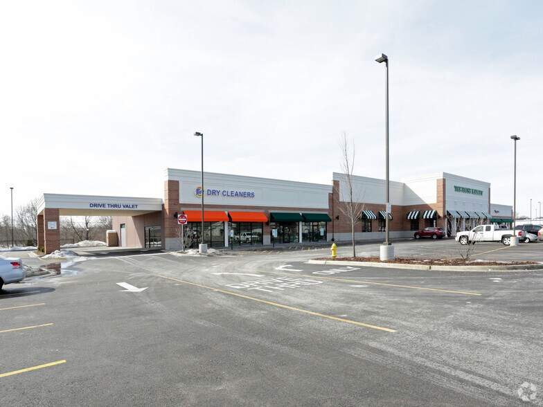 285 Roosevelt Rd, Glen Ellyn, IL à louer - Photo principale – Image 1 sur 16