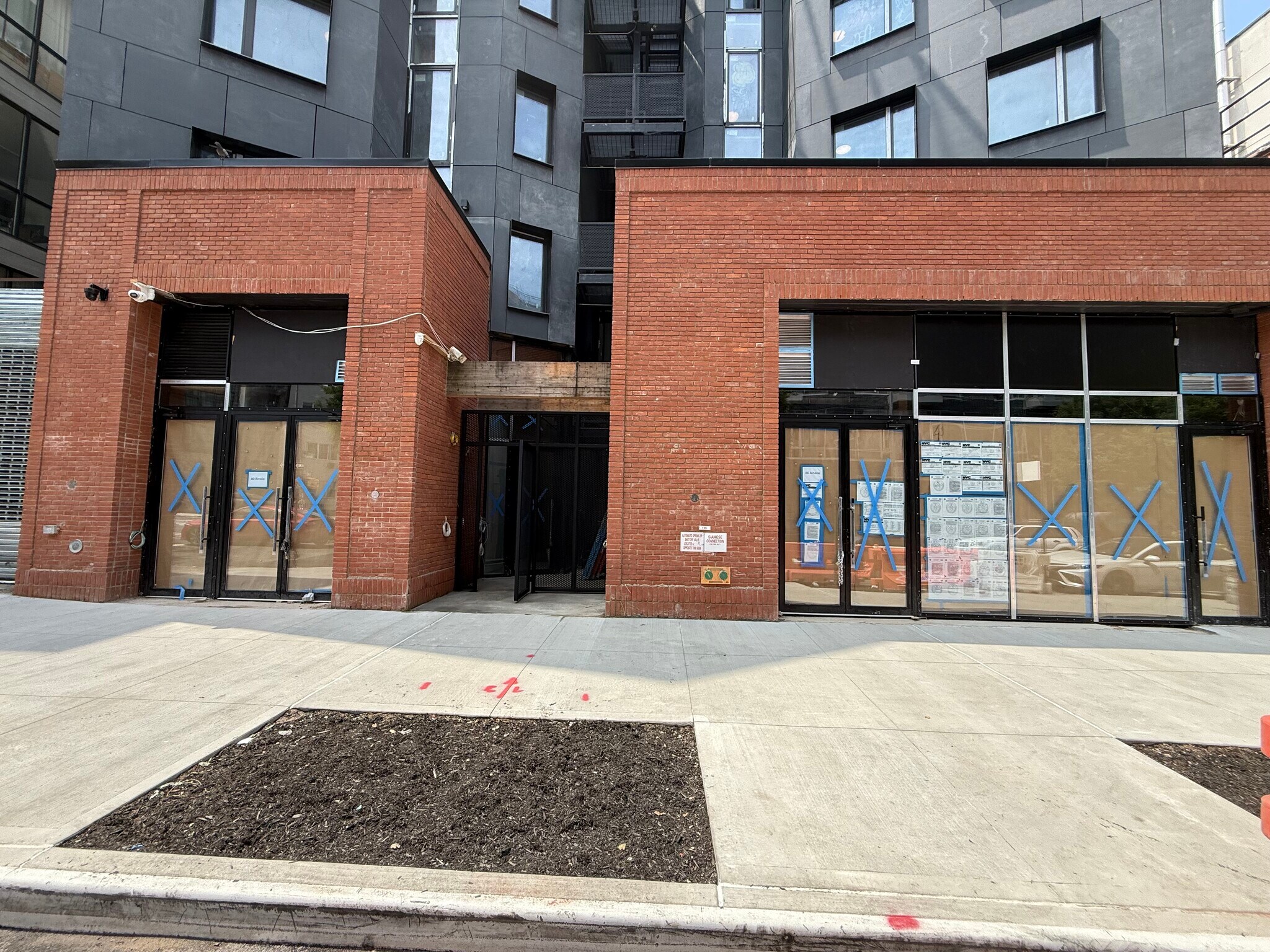 80 Ainslie St, Brooklyn, NY à louer Photo de l’immeuble– Image 1 sur 9