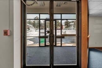 243-247 Federal Rd, Brookfield, CT à louer Photo intérieure– Image 1 sur 27