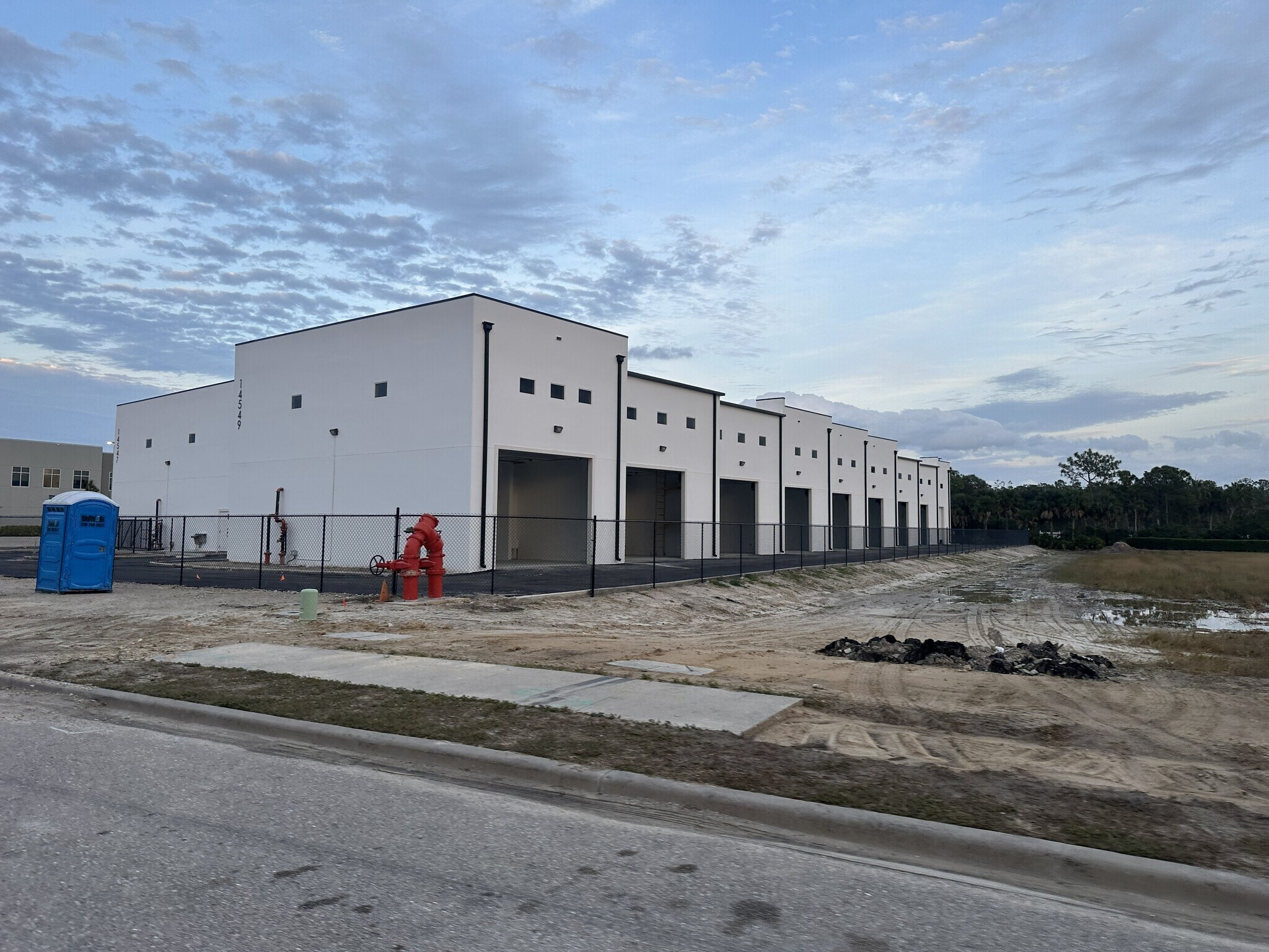 15547 Global Pkwy., Fort Myers, FL à vendre Photo de l’immeuble– Image 1 sur 8