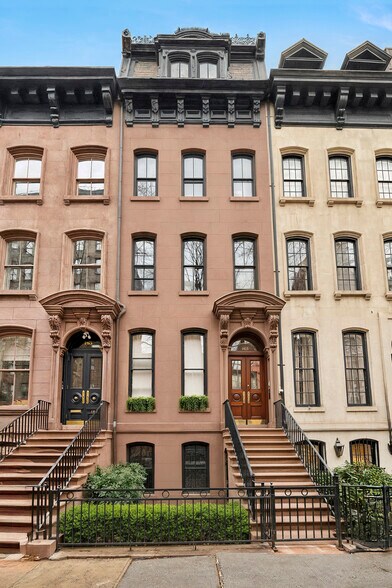 165 E 71st St, New York, NY à vendre - Photo principale – Image 1 sur 12