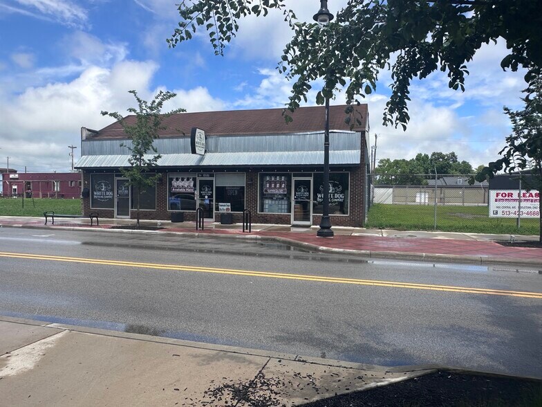 1357 Central Ave, Middletown, OH à vendre - Photo de l’immeuble – Image 2 sur 22