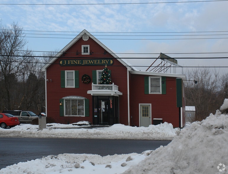 189 5th Ave, Gloversville, NY à louer - Photo principale – Image 1 sur 18