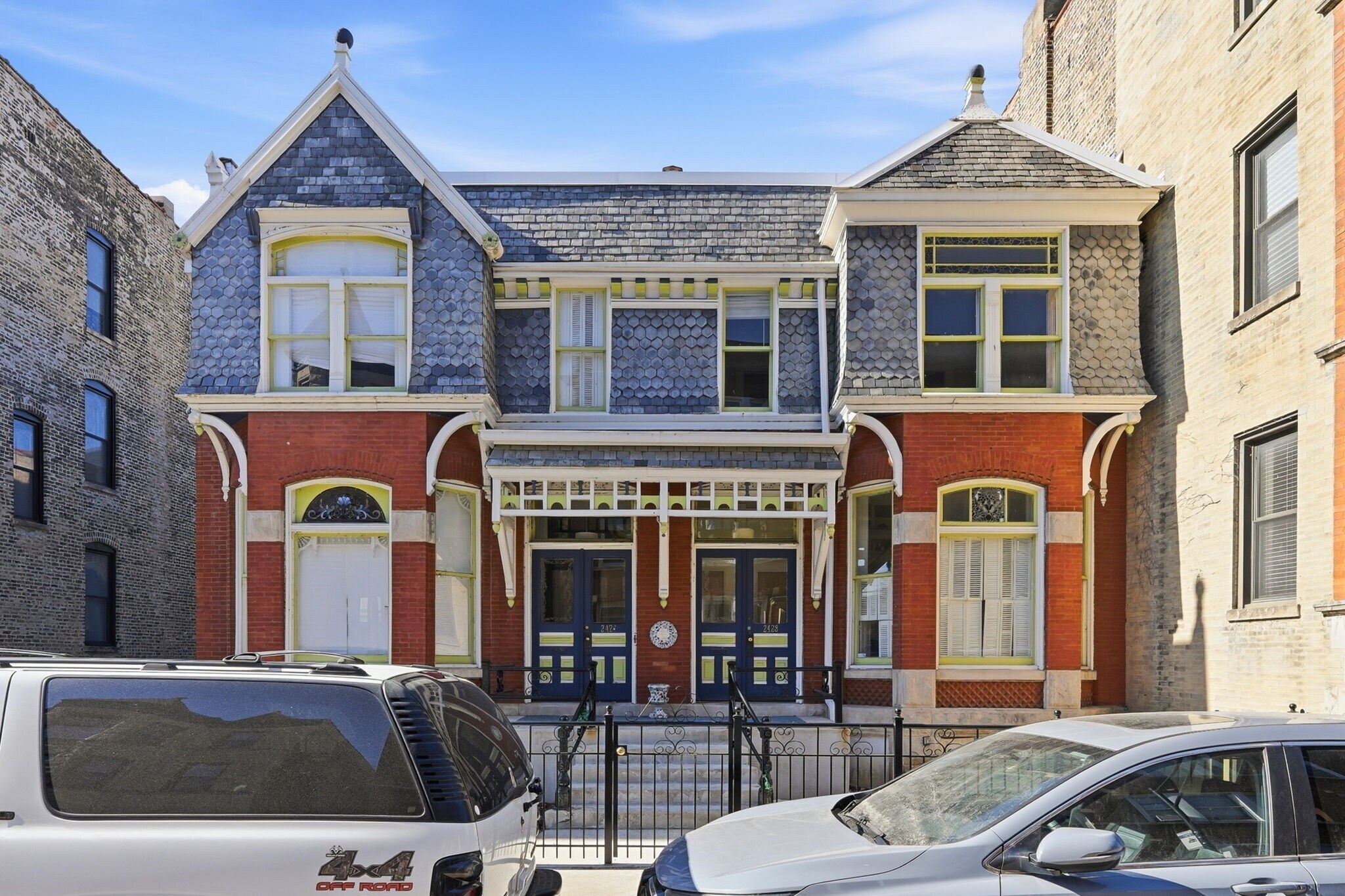 2424-2428 N Geneva Ter, Chicago, IL à vendre Photo principale– Image 1 sur 34