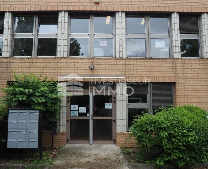 Bureau dans Torcy à louer - Photo de l’immeuble – Image 3 sur 5