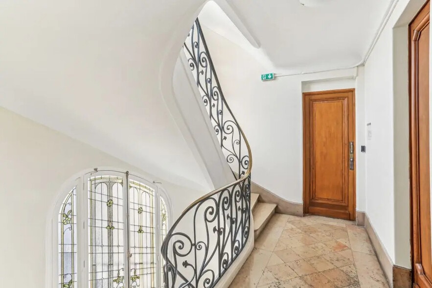 1-3 Rue De Metz, Paris à louer - Photo de l’immeuble – Image 2 sur 9