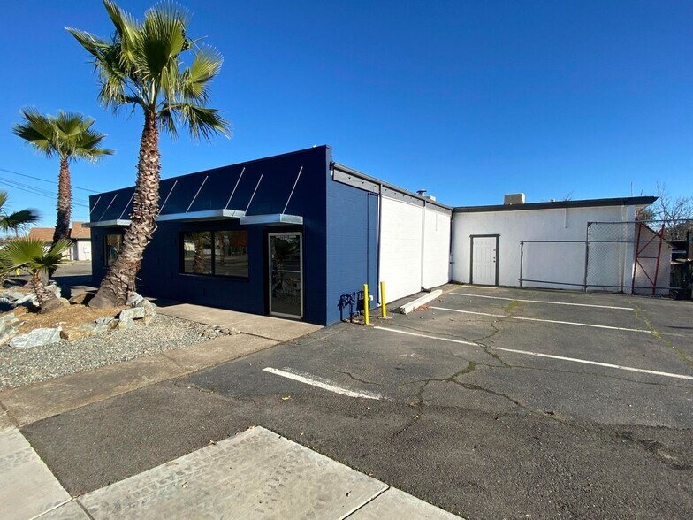 1699 South St, Anderson, CA à louer - Photo de l’immeuble – Image 3 sur 15