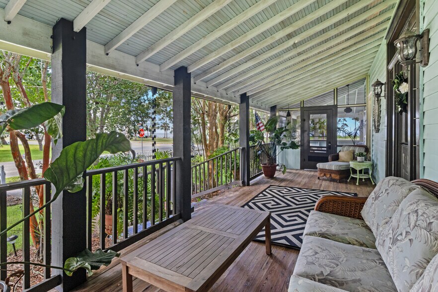 201 8th St, Port Saint Joe, FL à vendre - Photo intérieure – Image 2 sur 24