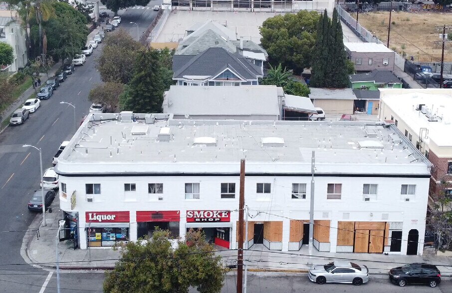 1669-1683 11th St, Los Angeles, CA à vendre - Photo de l’immeuble – Image 2 sur 11