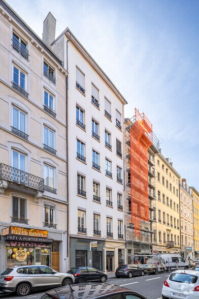 Immeuble residentiel dans Lyon à vendre - Photo principale – Image 1 sur 3
