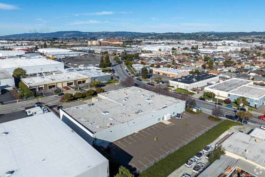 14333 Wicks Blvd, San Leandro, CA à vendre - Aérien – Image 2 sur 17