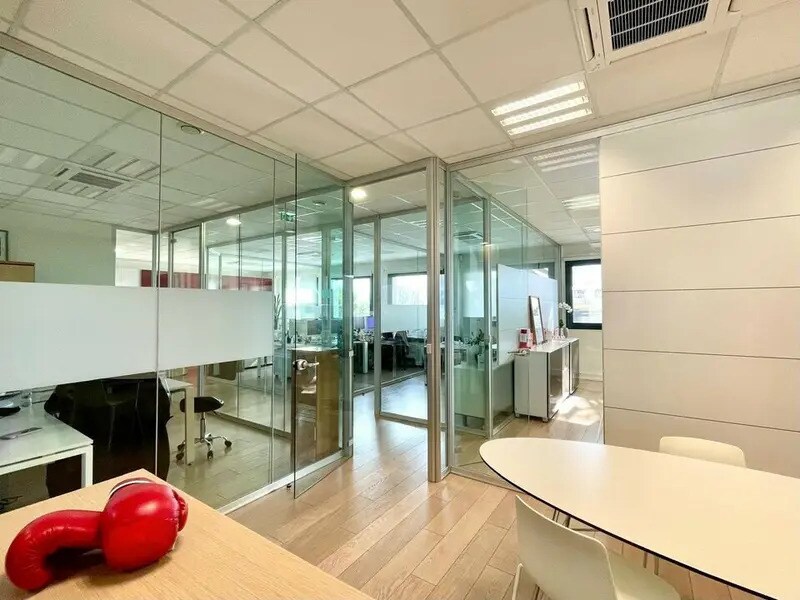 Bureau dans Cagnes-sur-Mer à louer Photo de l’immeuble– Image 1 sur 9