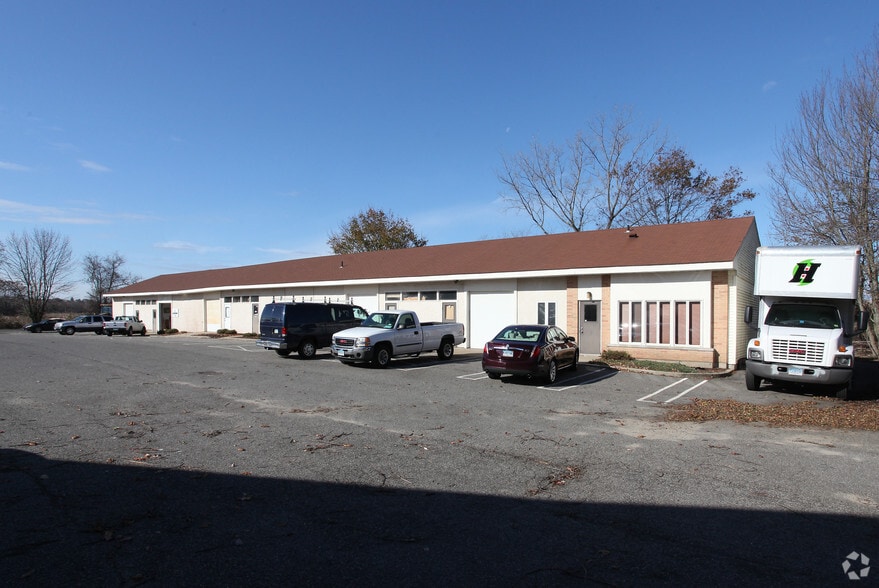 164 Old Gate Ln, Milford, CT à louer - Photo principale – Image 1 sur 2