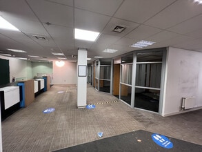 83-85 Main St, Thornliebank à louer Photo intérieure– Image 2 sur 2