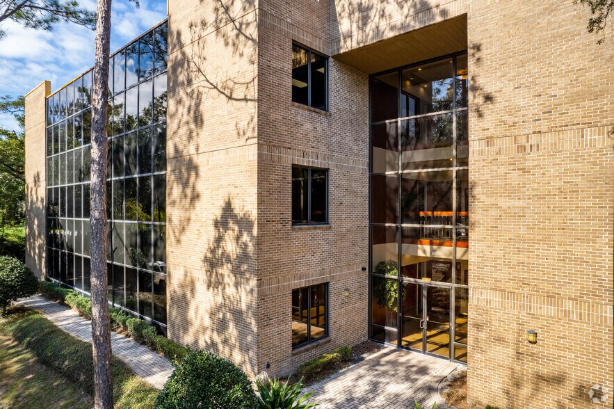 234 N Westmonte Dr, Altamonte Springs, FL à louer - Photo de l’immeuble – Image 2 sur 19