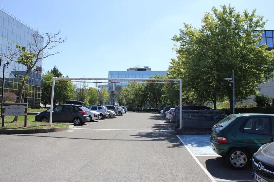 Bureau dans Vélizy-Villacoublay à louer - Photo de l’immeuble – Image 3 sur 6