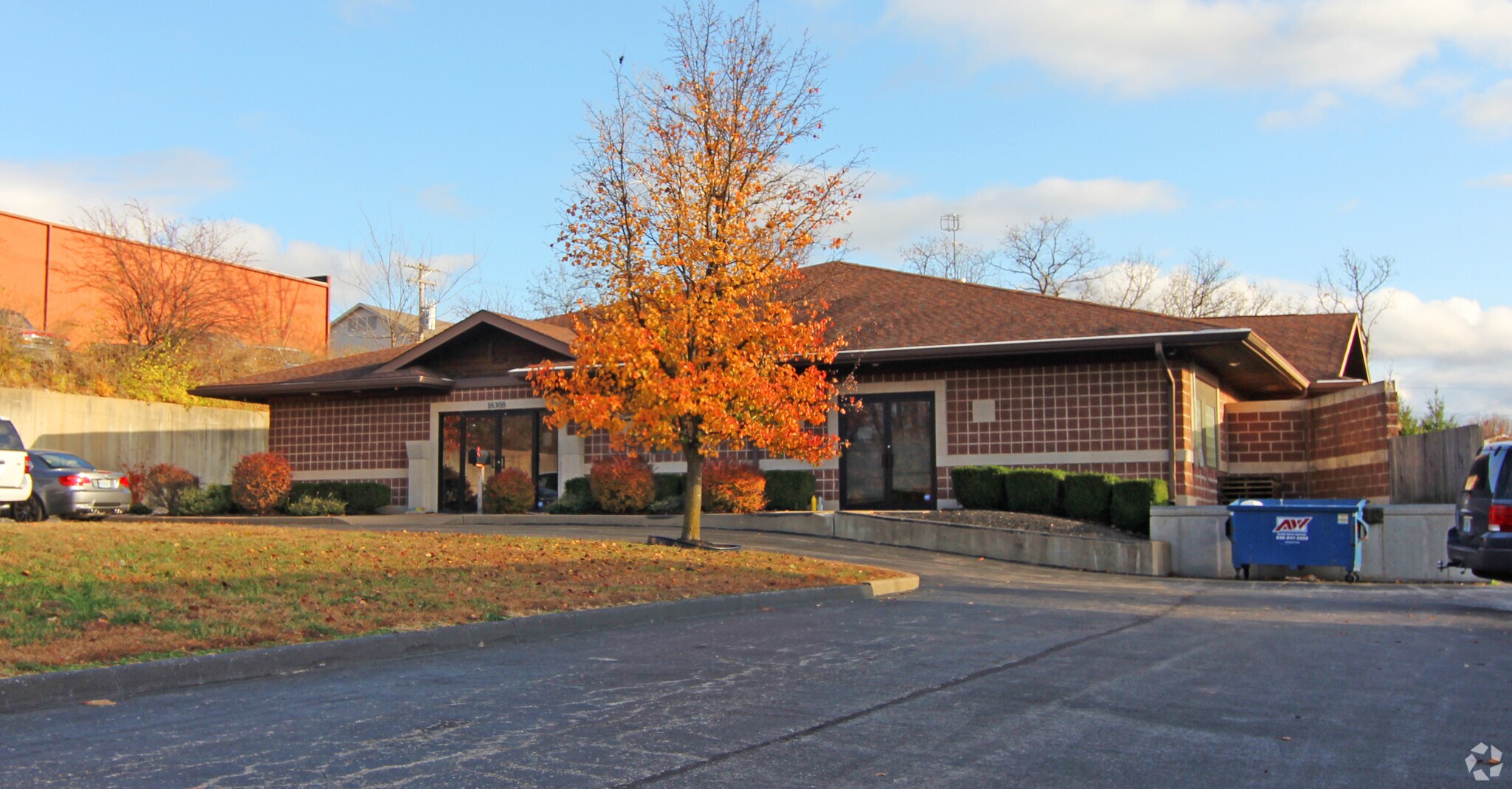 16388 Westwoods Business Park, Ellisville, MO à vendre Photo principale– Image 1 sur 5