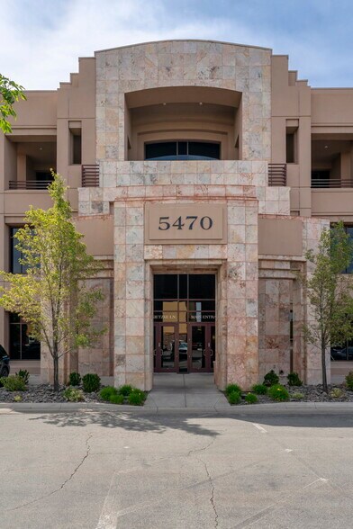 5470 kietzke Ln, Reno, NV à louer - Photo de l’immeuble – Image 2 sur 12