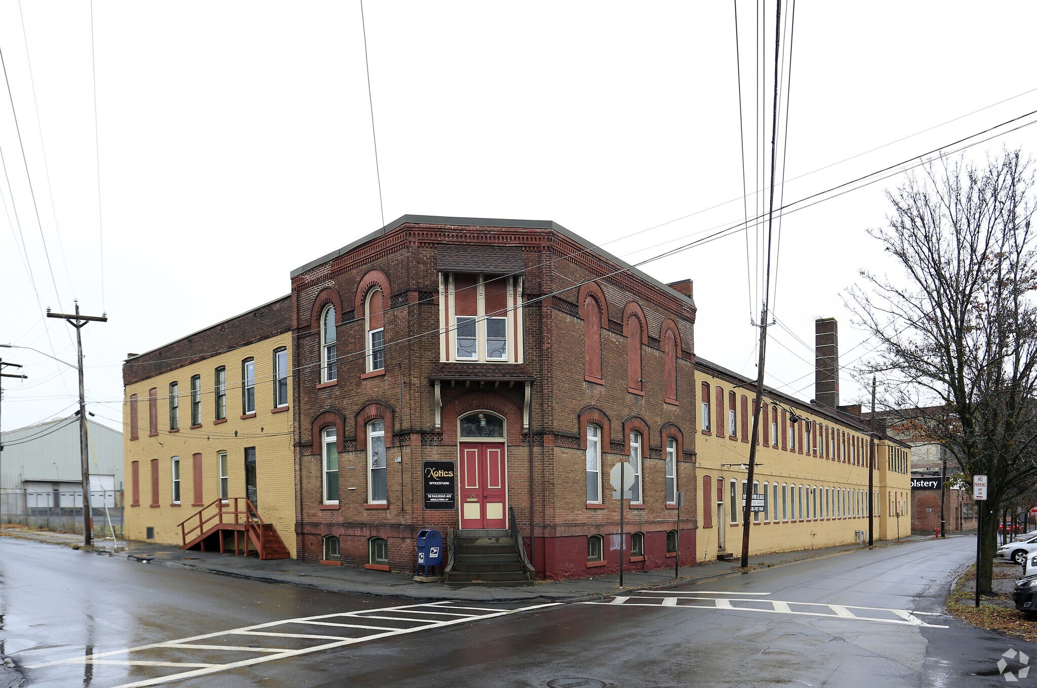 39 Railroad Ave, Middletown, NY à louer Photo principale– Image 1 sur 8