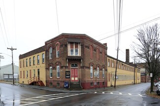 Plus de détails pour 39 Railroad Ave, Middletown, NY - Local commercial à louer