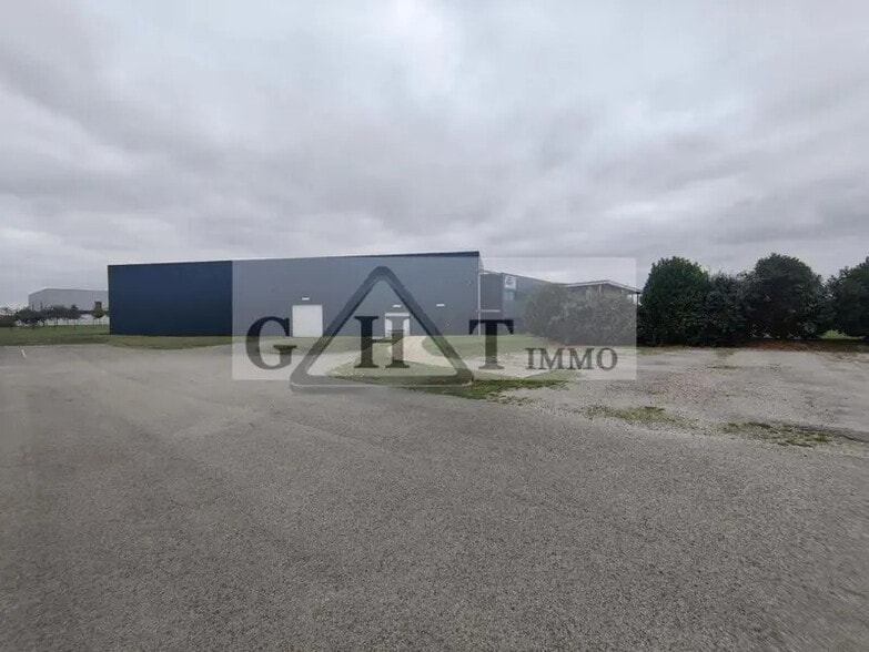 Industriel/Logistique dans Creil à louer - Photo de l’immeuble – Image 3 sur 3