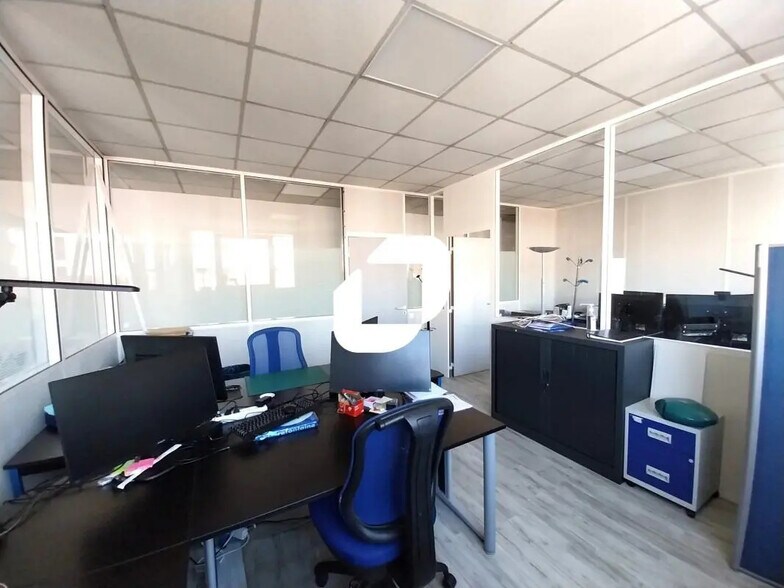 Bureau dans Alfortville à louer - Photo de l’immeuble – Image 2 sur 8