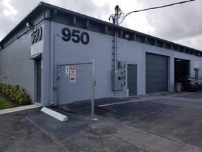 950 Old Dixie Hwy, Lake Park, FL à louer Photo de l’immeuble– Image 2 sur 6