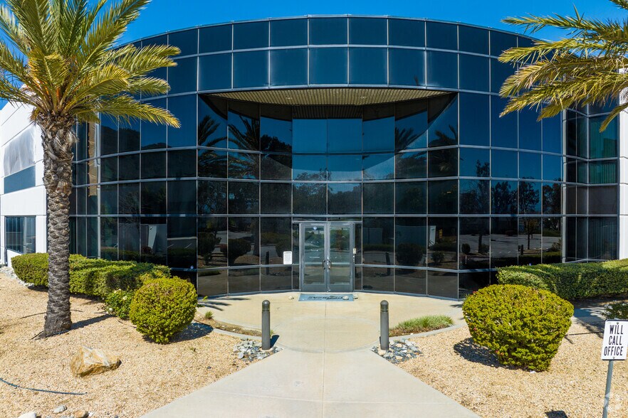 43195 Business Park Dr, Temecula, CA à louer - Photo de l’immeuble – Image 2 sur 14