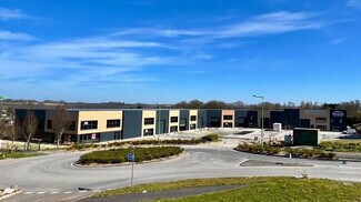 Plus de détails pour Local d'activités à louer