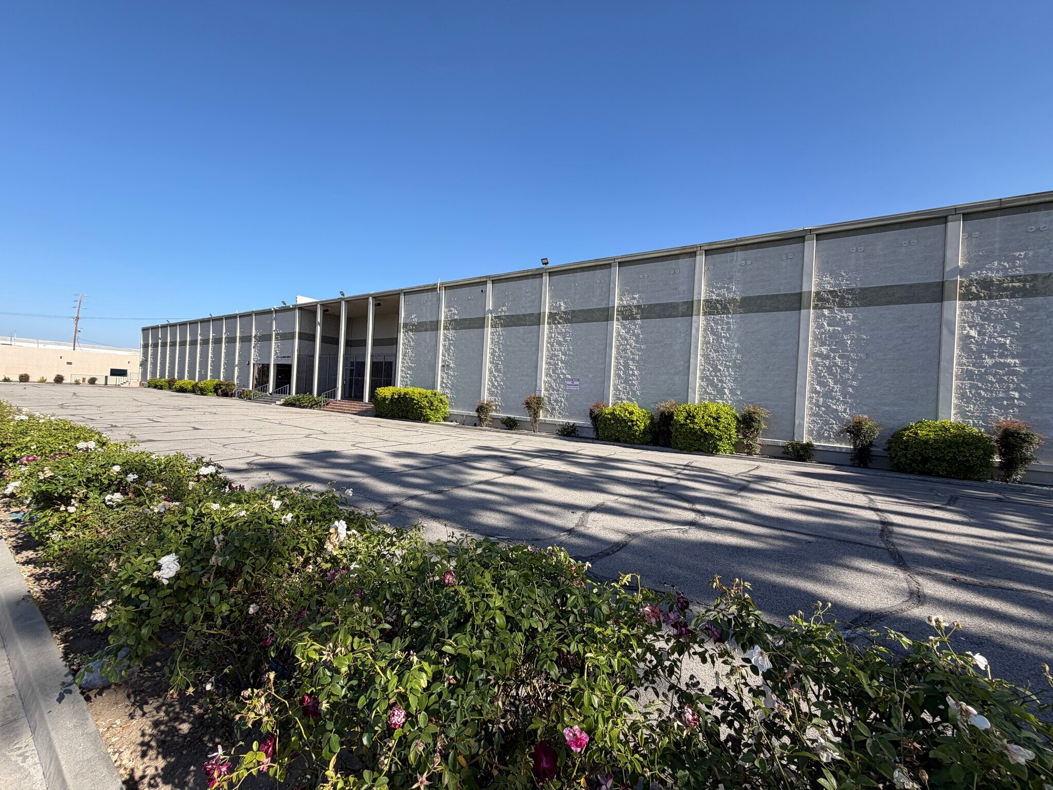 20730-20746 Dearborn St, Chatsworth, CA à louer Photo de l’immeuble– Image 1 sur 2