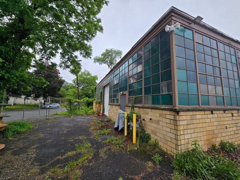 2 Whitehead rd, Hamilton, NJ à louer - Photo de l’immeuble – Image 3 sur 7
